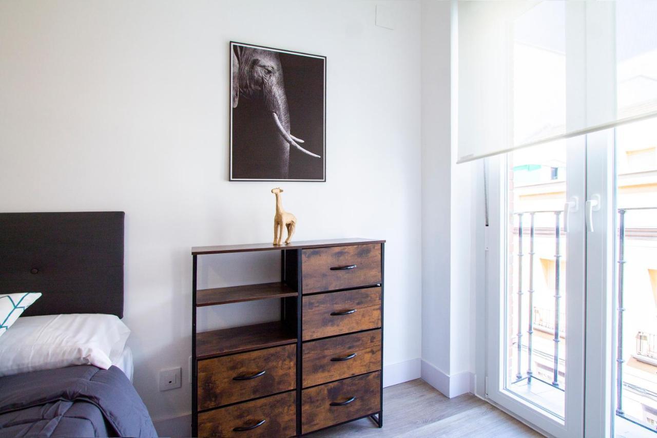 Apartamentos Cuatro Caminos Мадрид Екстериор снимка