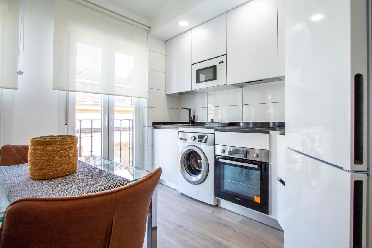 Apartamentos Cuatro Caminos Мадрид Екстериор снимка