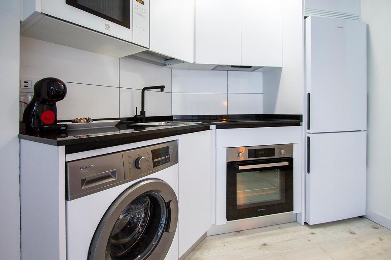 Apartamentos Cuatro Caminos Мадрид Екстериор снимка