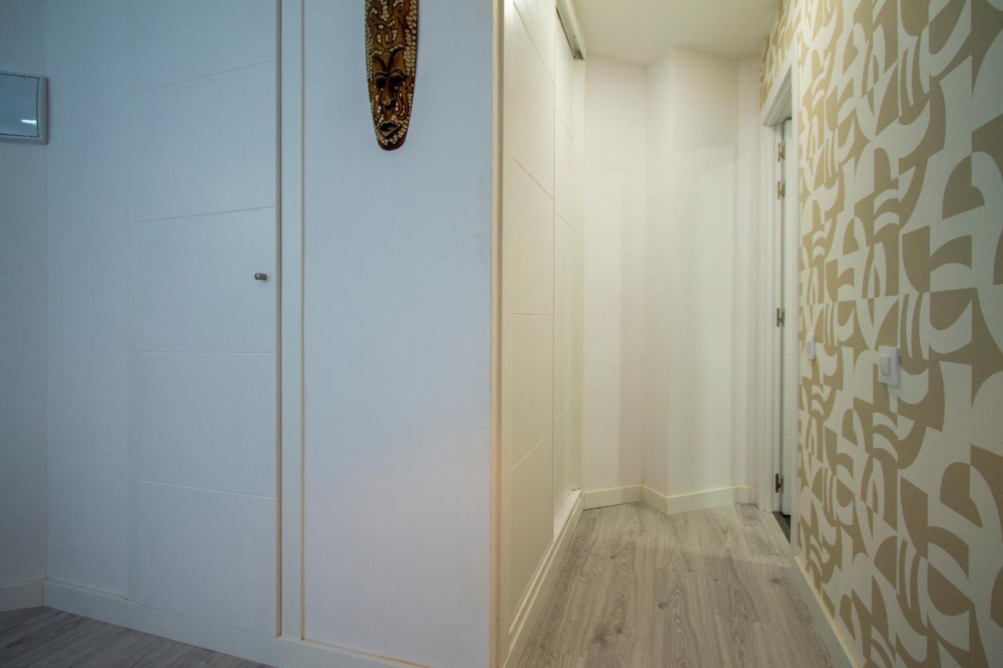Apartamentos Cuatro Caminos Мадрид Екстериор снимка