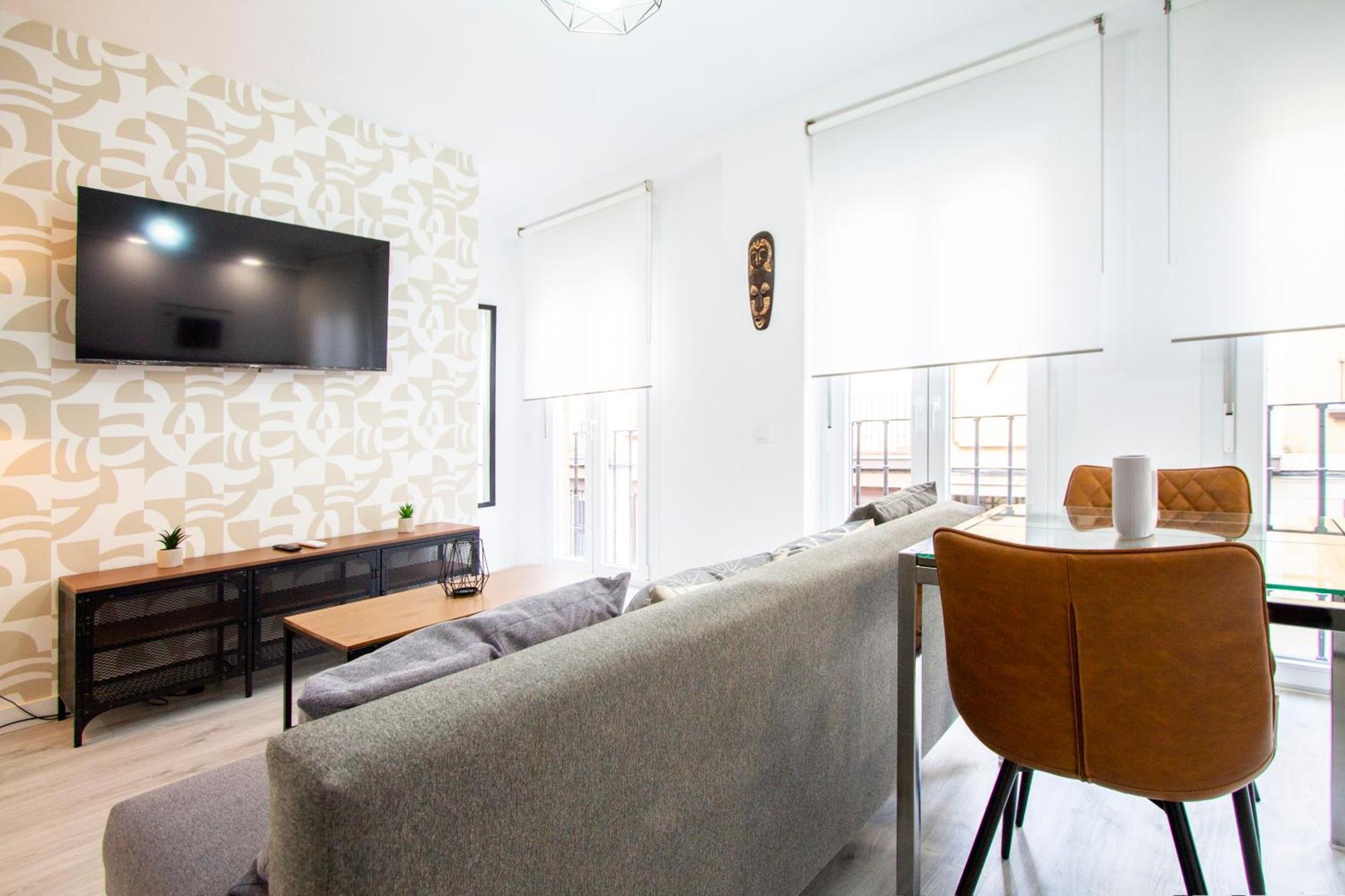 Apartamentos Cuatro Caminos Мадрид Екстериор снимка